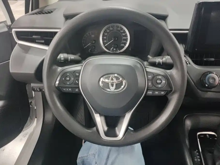 Toyota Corolla 2023 — фото 15