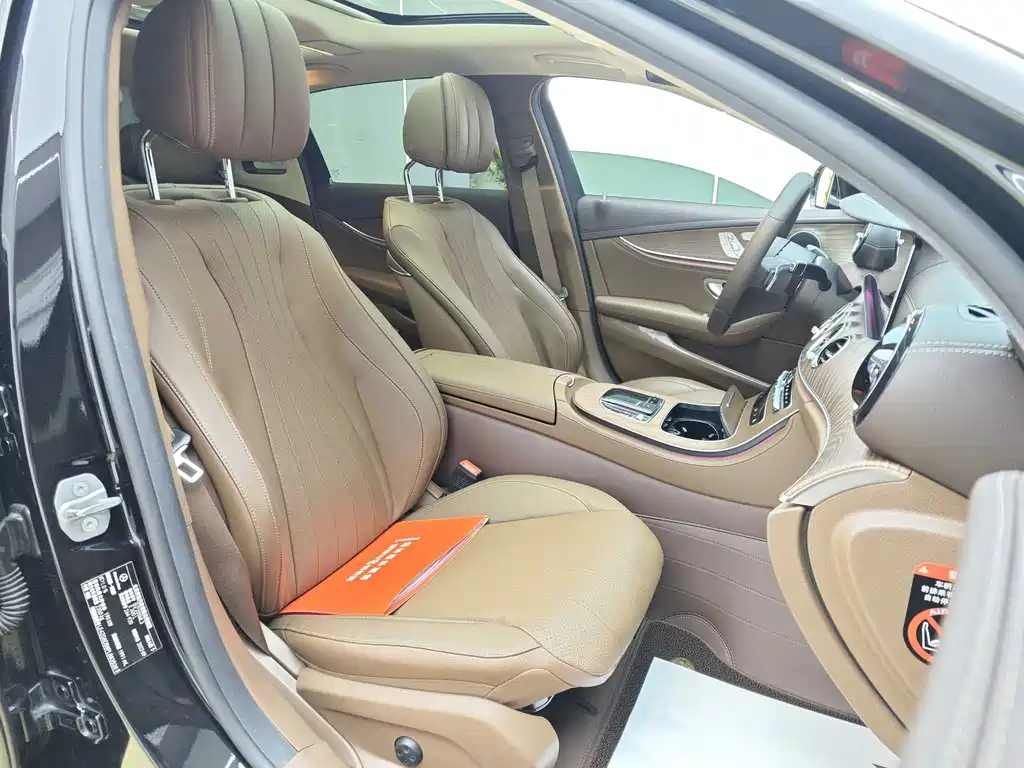 Mercedes-Benz E-Class 2022 — фото 16