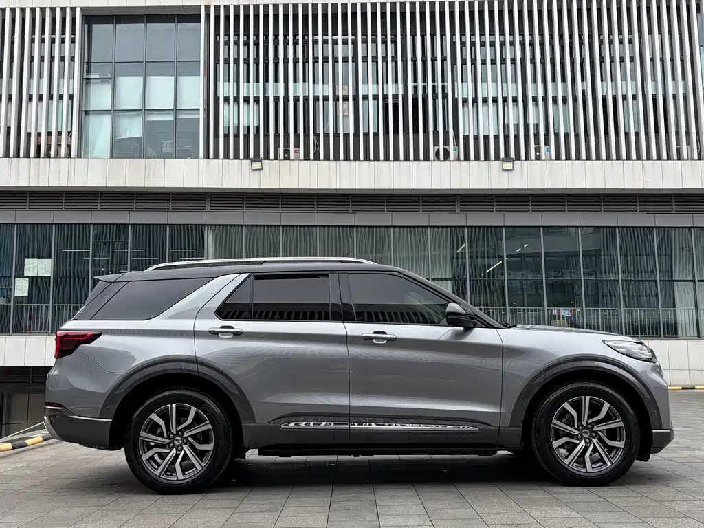 Ford Explorer 2023 — фото 4