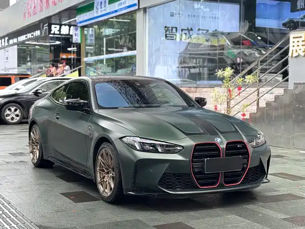 BMW M4 2025
