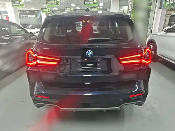 BMW iX3 2023