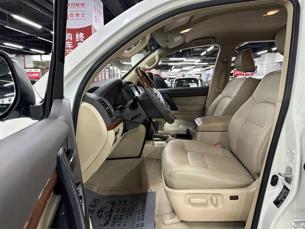 Toyota Land Cruiser 2016 — фото 24