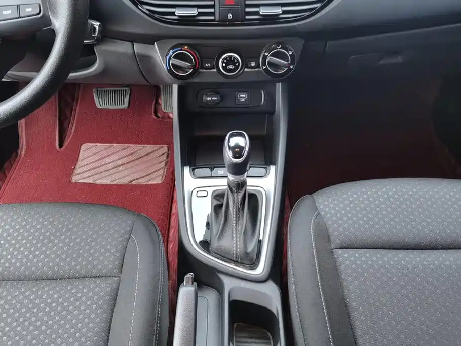 Hyundai Elantra 2022 — фото 16