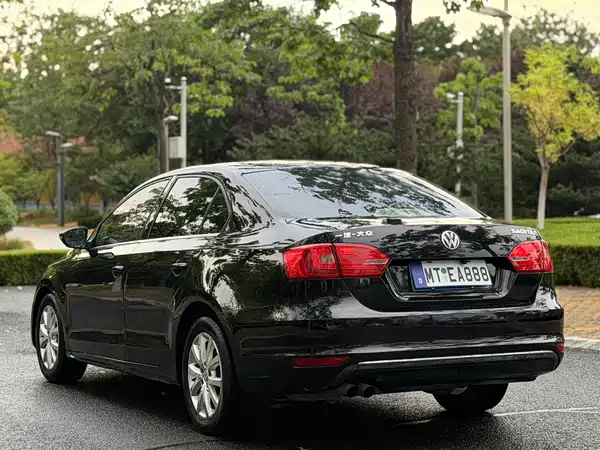 Volkswagen Sagitar 2013