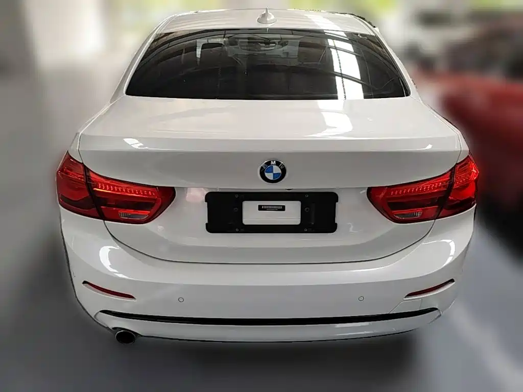BMW 1 Series 2019 — фото 10