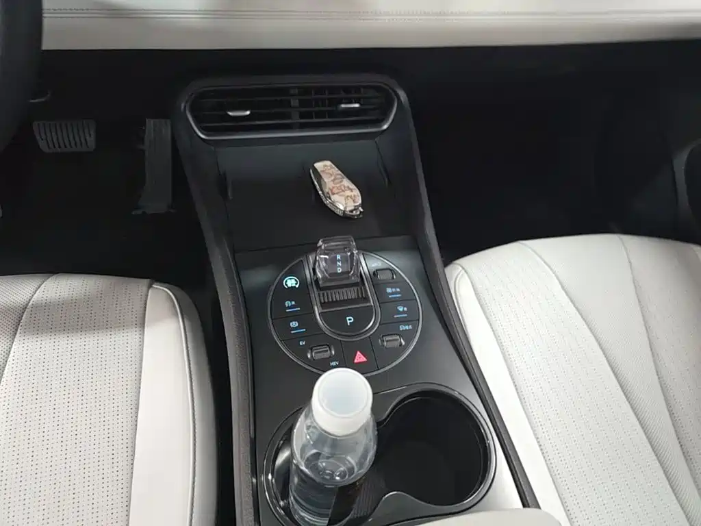 BYD Seal 05 DM-i 2025 — фото 14