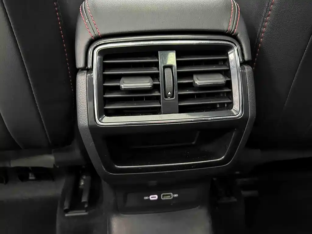 Skoda Karoq 2024 — фото 15