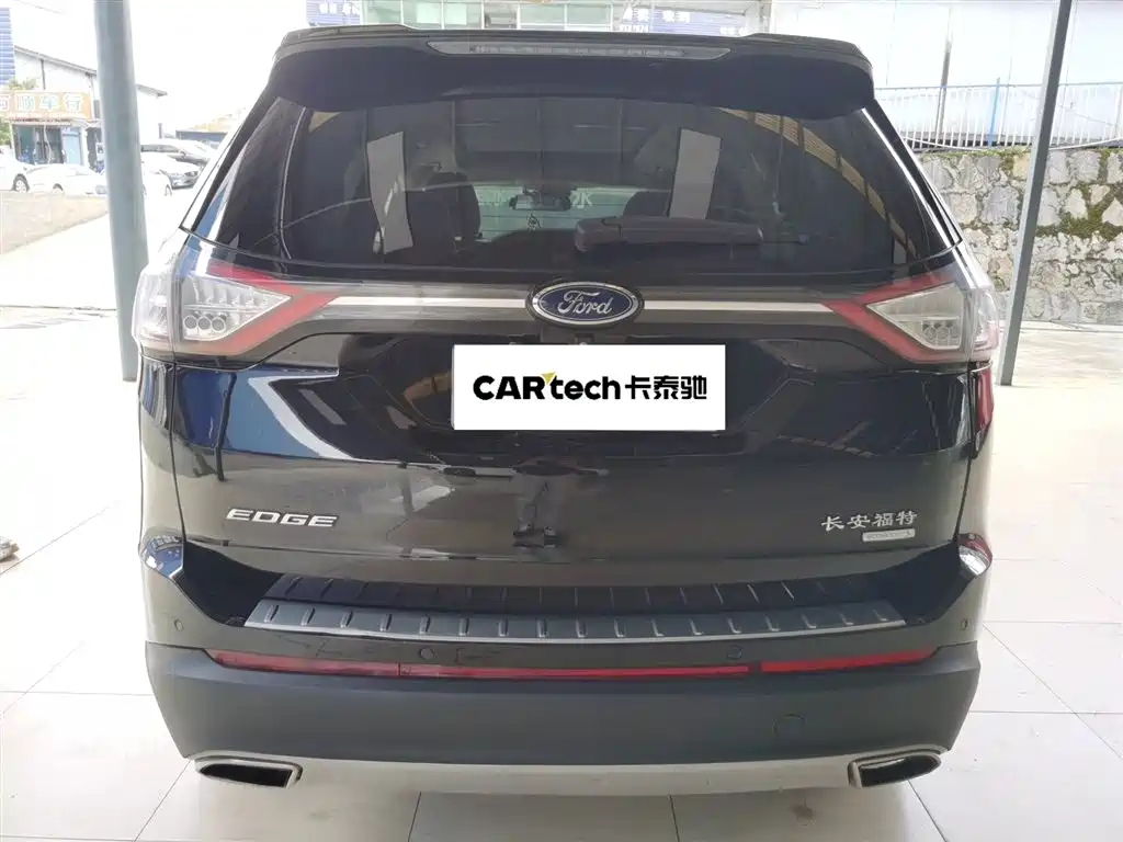 Ford Edge 2018 — фото 9