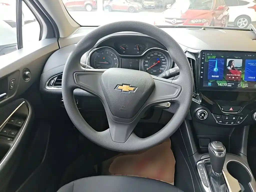 Chevrolet Cruze 2018 — фото 11