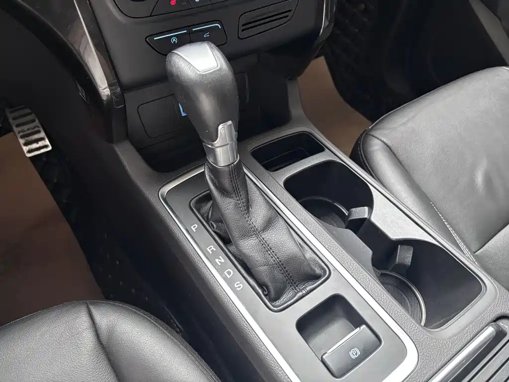 Ford Kuga 2016 — фото 14
