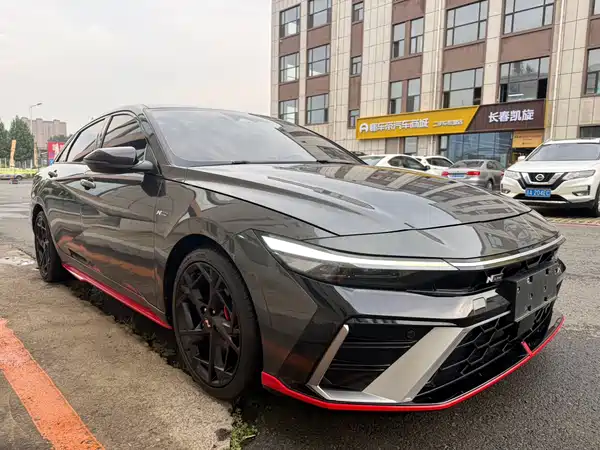 Hyundai Elantra 2023