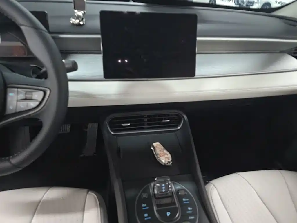 BYD Seal 05 DM-i 2025 — фото 13