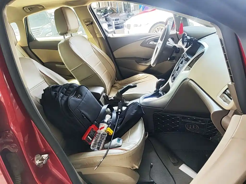 Buick Excelle 2015 — фото 25