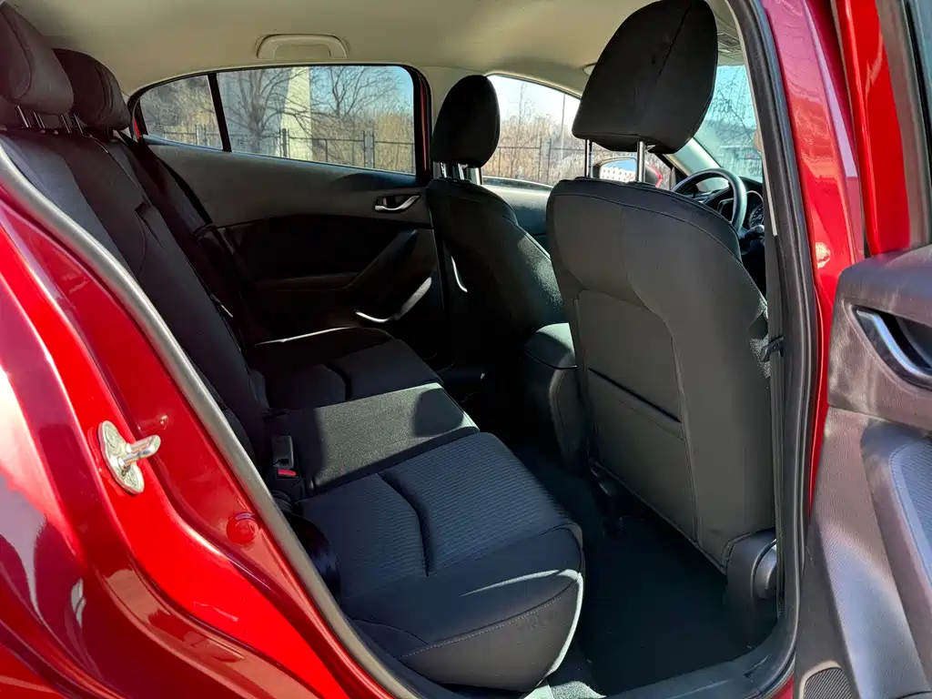 Mazda 3 Axela 2016 — фото 10