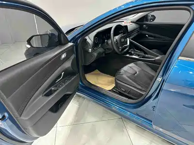 Hyundai Elantra 2024