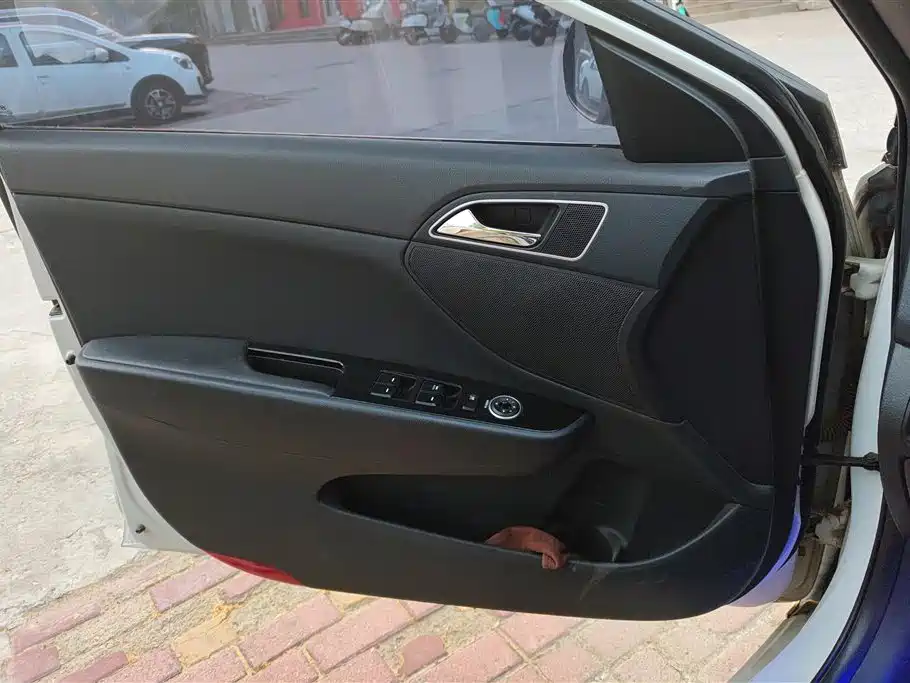 Hyundai Mistra 2015 — фото 7