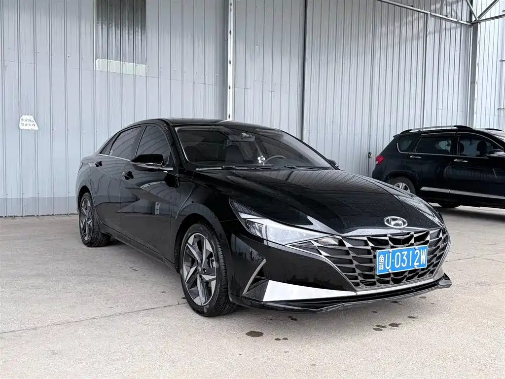 Hyundai Elantra 2023 — фото 3