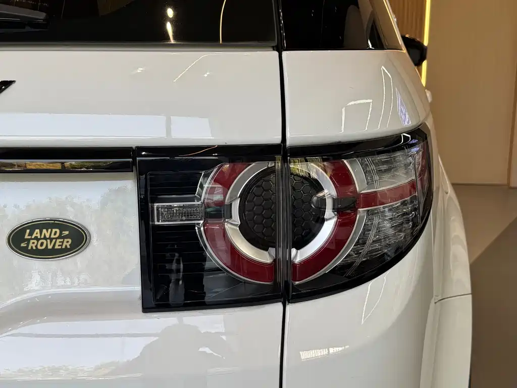 Land Rover Discovery Sport 2018 — фото 13