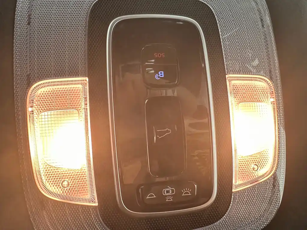 Hyundai Elantra 2022 — фото 24