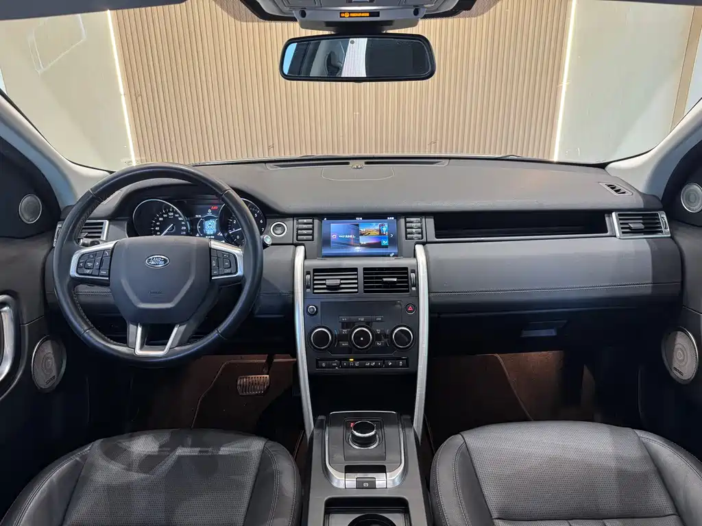 Land Rover Discovery Sport 2018 — фото 8