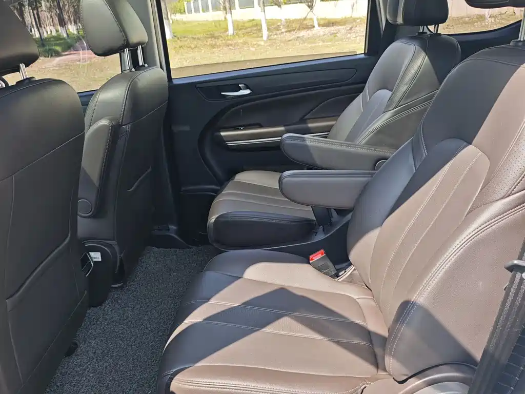 GAC Motor Trumpchi M6 2019 — фото 24
