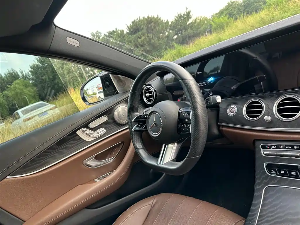 Mercedes-Benz E-Class 2021 — фото 16