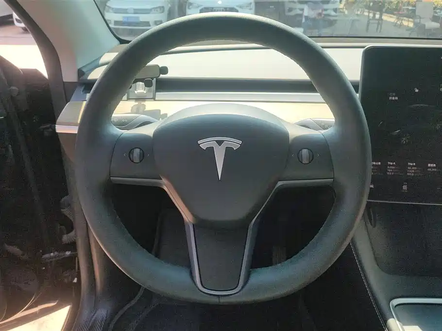 Tesla Model Y 2023 — фото 15