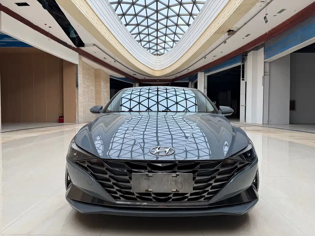 Hyundai Elantra 2022