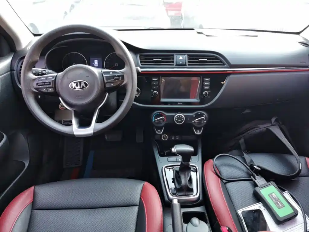 Kia KX Cross 2018 — фото 10