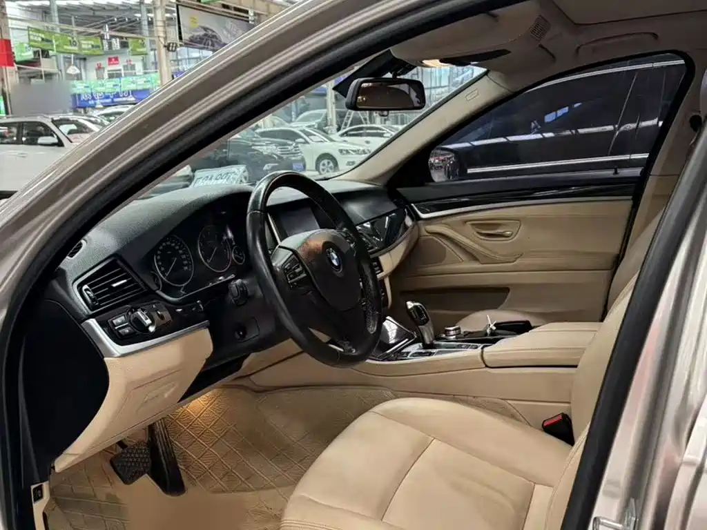 BMW 5 Series 2016 — фото 10