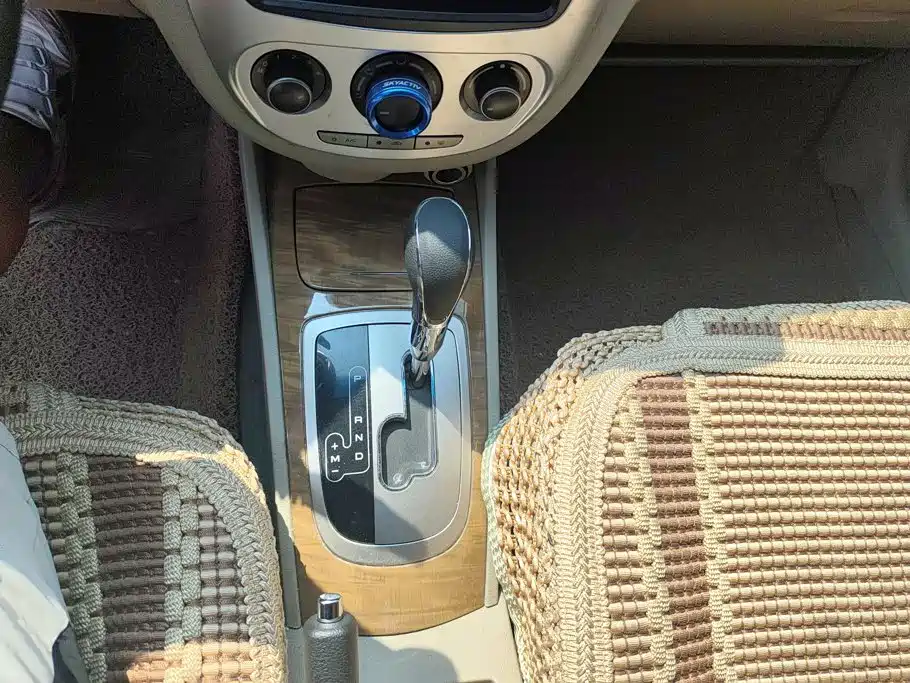 Buick Excelle 2015 — фото 16