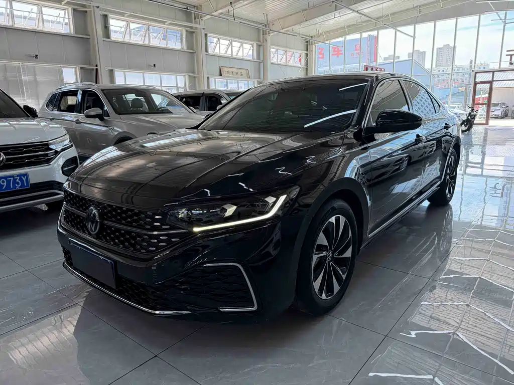 Volkswagen Passat 2023
