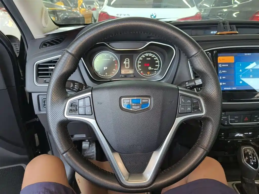 Geely Vision X6 2016 — фото 11