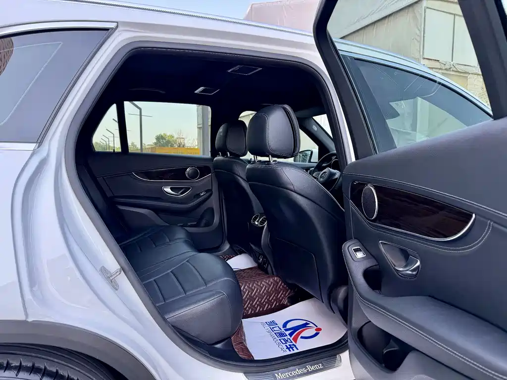 Mercedes-Benz GLC 2019 — фото 12