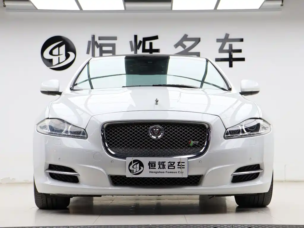 Jaguar XJ 2014 — фото 28