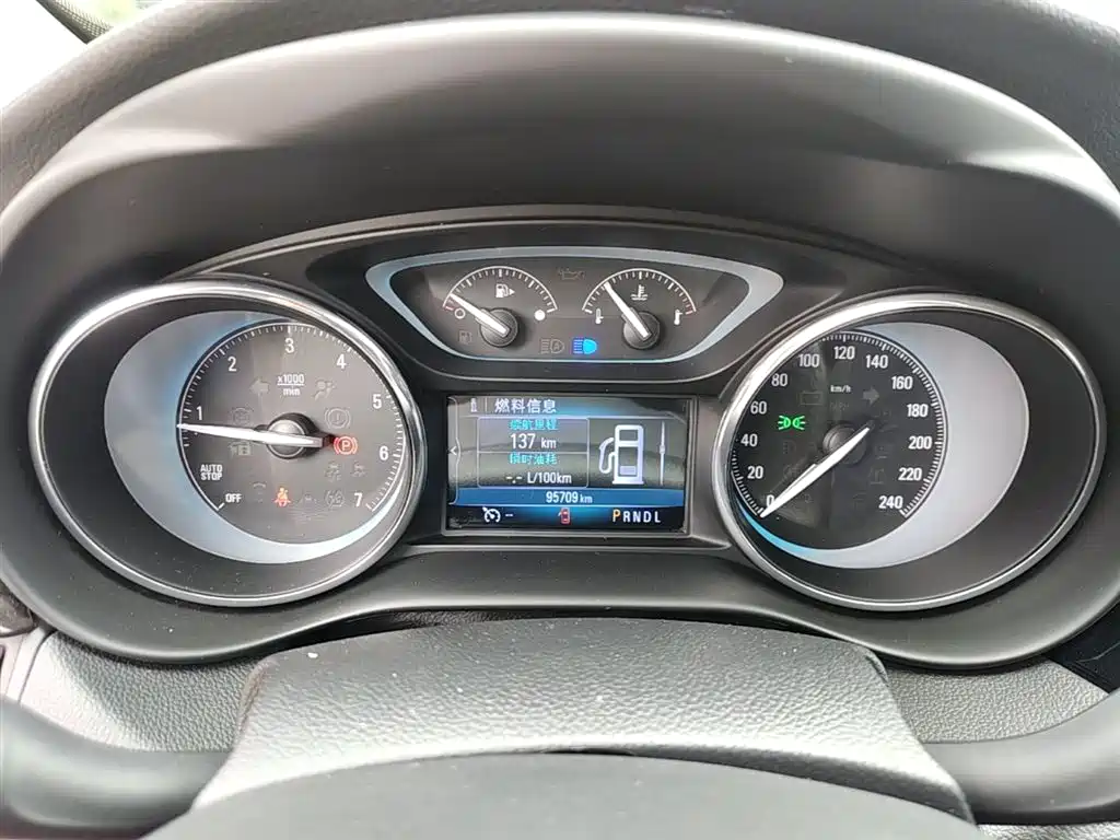 Buick Envision Plus 2017 — фото 12