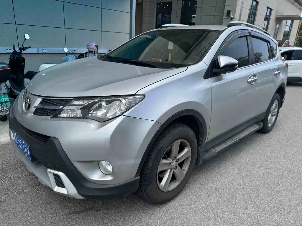 Toyota RAV4 2015
