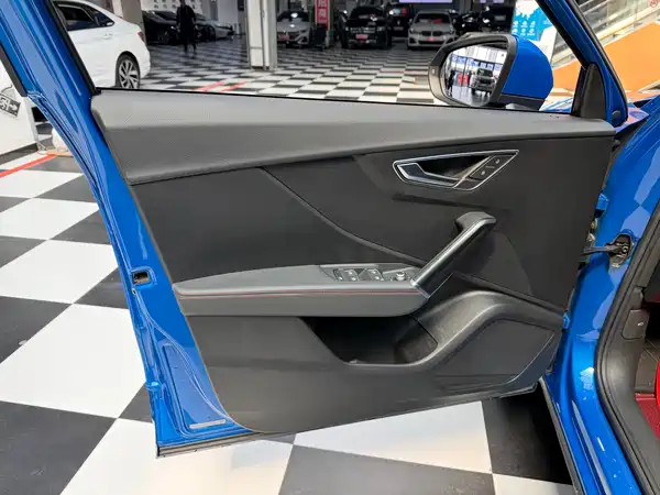 Audi Q2L 2022