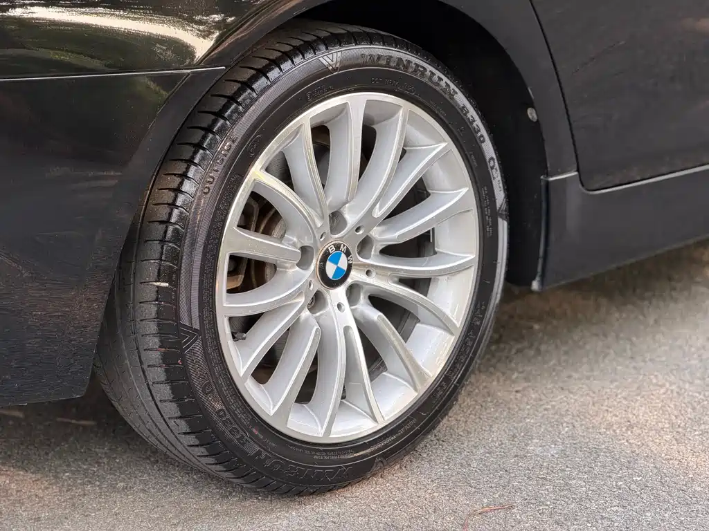 BMW 5 Series 2016 — фото 15