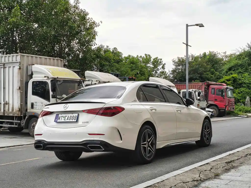 Mercedes-Benz C-Class 2023 — фото 5