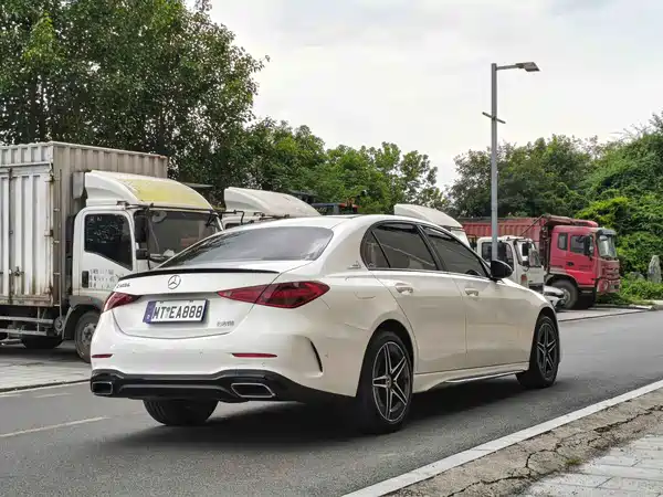 Mercedes-Benz C-Class 2023