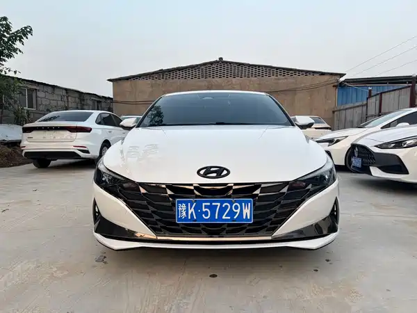 Hyundai Elantra 2022