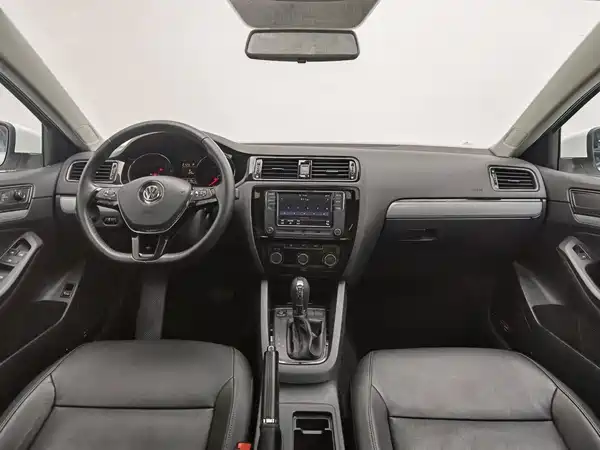 Volkswagen Sagitar 2017
