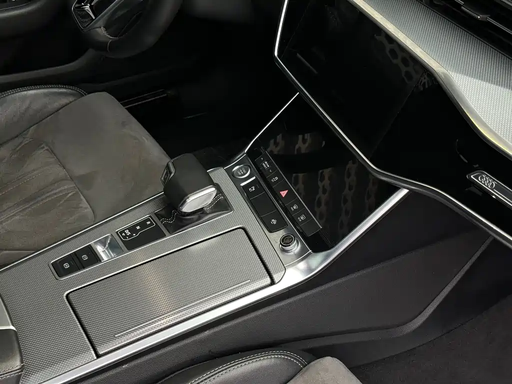 Audi A6L 2020 — фото 10