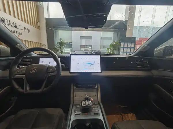 BYD Qin L 2025