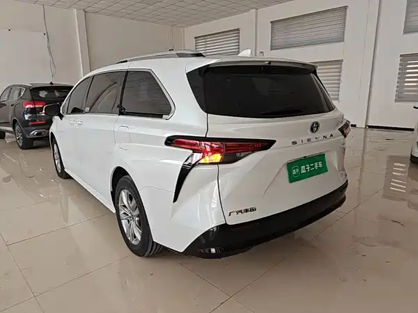 Toyota Sienna 2024
