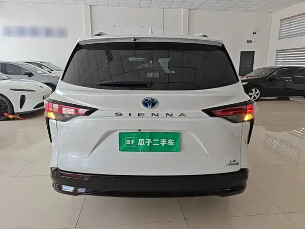Toyota Sienna 2024