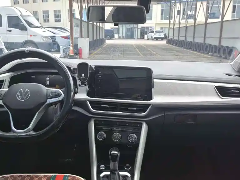 Volkswagen T-Roc 2023