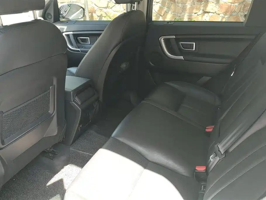 Land Rover Discovery Sport 2017 — фото 11
