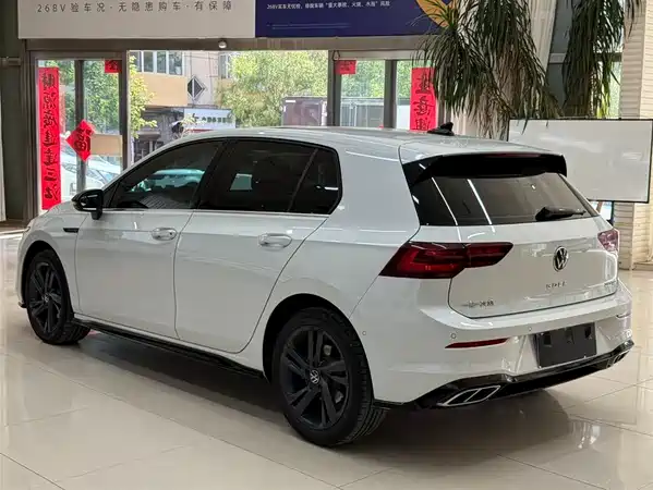 Volkswagen Golf 2023